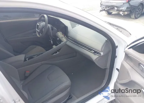 2024 Hyundai Elantra Sel z USA, uszkodzony, nr VIN KMHLS4DG2RU665943